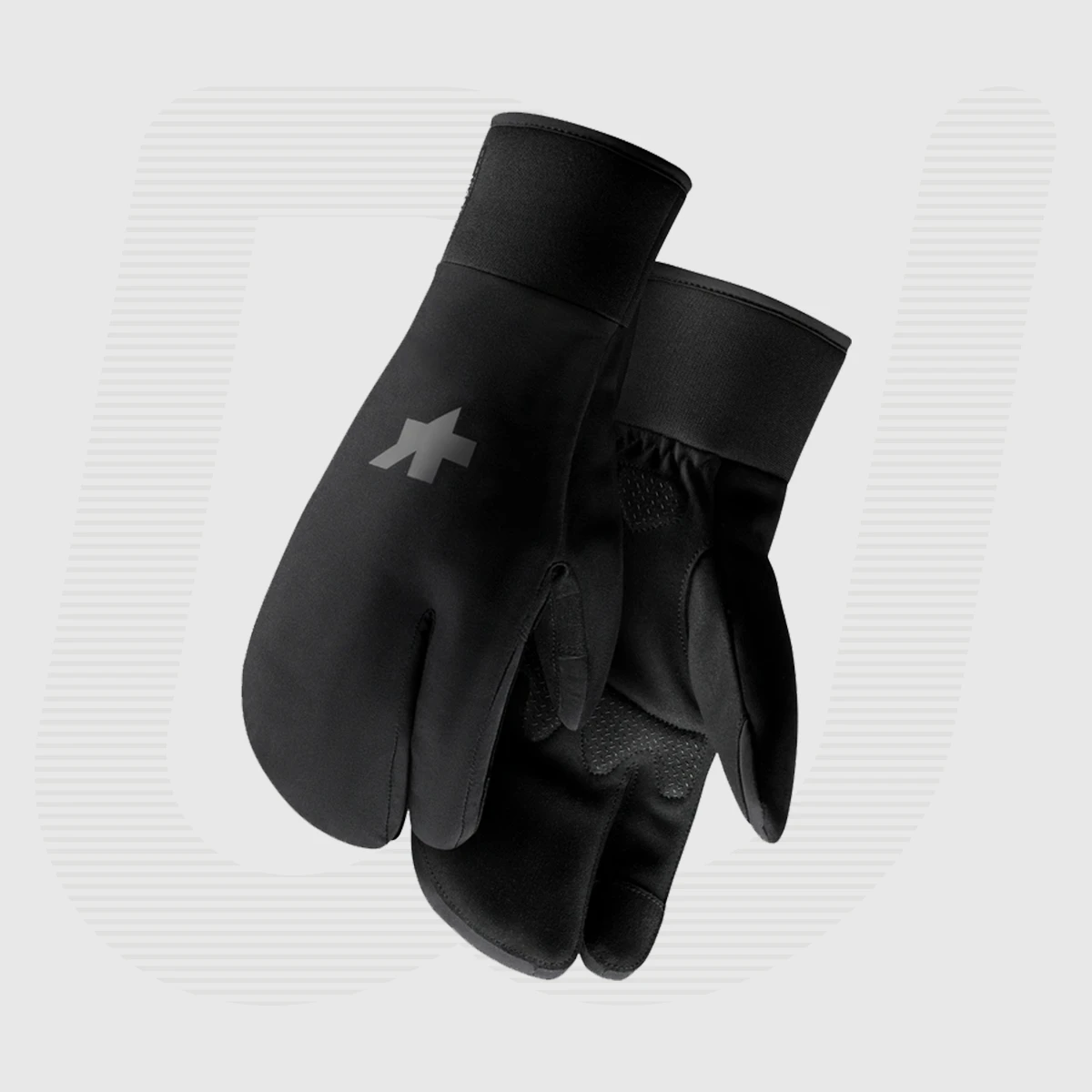 Ultraz Winter Gloves P1 to najcieplejsze rękawiczki kolarskie ASSOS z konstrukcją lobster-glove, wiatro- i wodoodpornym materiałem, izolacją wewnętrzną i kompatybilnością z ekranami. Idealne na ekstremalne zimowe warunki.